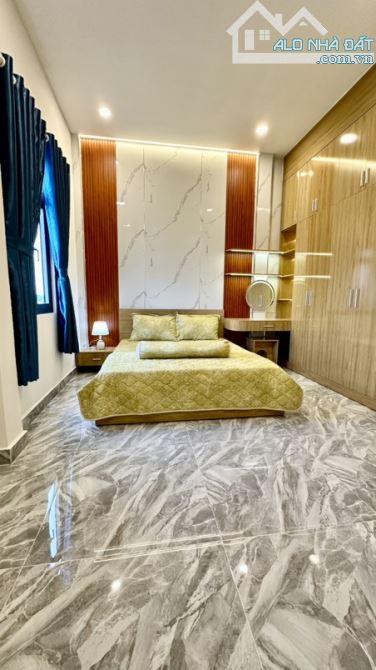 HẺM 8M VIP KHU NHÀ GIÀU – HUỲNH THỊ HAI – NHÀ ĐẸP 4 TẦNG – GIÁ CHỈ 5.5 TỶ TL - 3