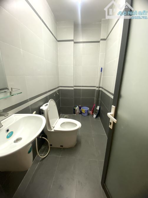 Nhà Khu Phân Lô Đồng Bộ - Trần Thái Tông - Sẵn Dòng Tiền 180tr/năm - Giá Nhỉnh 7 Tỷ - 3