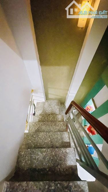 HƠN 2 TỎI, GẦN 30M2 - 2 LẦU HOÀN  CÔNG ĐỦ - HẼM KHU TÔN ĐẢN CHỢ 200 - 3