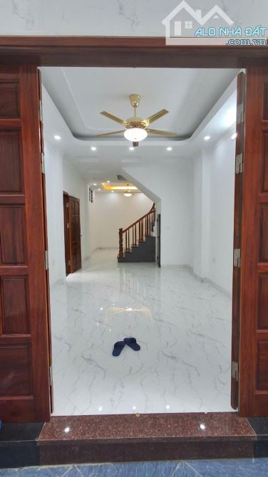 BÁN NHÀ LÔ GÓC PHÚC ĐỒNG LONG BIÊN 6 TỶ  5 TẦNG 44m, Ô TÔ, KINH DOANH, SÂN RỘNG. - 3