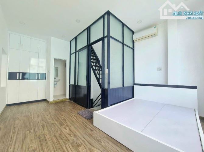 Cho thuê nhà nguyên căn Hùng vương  1 phòng khách , bếp , 2 phòng ngủ , Tầng thượng , 3 WC - 3