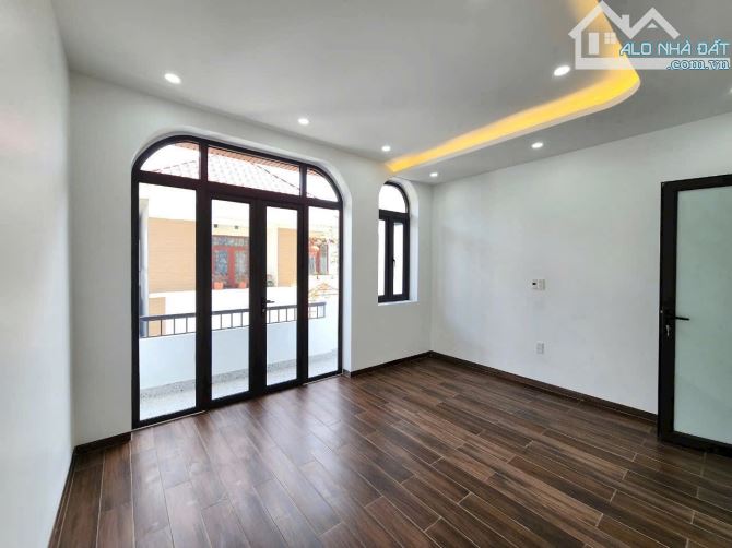 Bán Nhà 3 tầng sân cổng riêng. Cách Hoàng Huy 400m, vị trí sau nhà mặt đường - 4