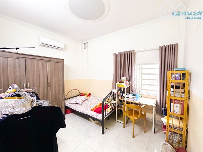 CHỦ GỞI BÁN NHÀ 1 TRỆT 2 LẦU (DT SÀN : 180M2) ĐƯỜNG OTO - TẠI KDC BỬU HOÀ. GIÁ CHỈ 3,3 TỶ - 4