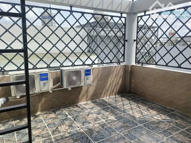 BÌNH TÂN - SÁT AEON - ĐƯỜNG 8M - NHÀ ĐẸP - KHU PHÂN LÔ ĐỒNG BỘ - 5 TẦNG - 7.9 TỶ. - 4
