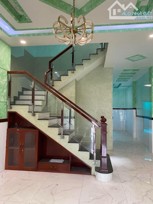 Bán nhà 3 tầng -mặt tiền  Nguyễn Xí  .DT 95 m2. Giá 18.6 tỷ ,P13 Bình Thạnh - 4
