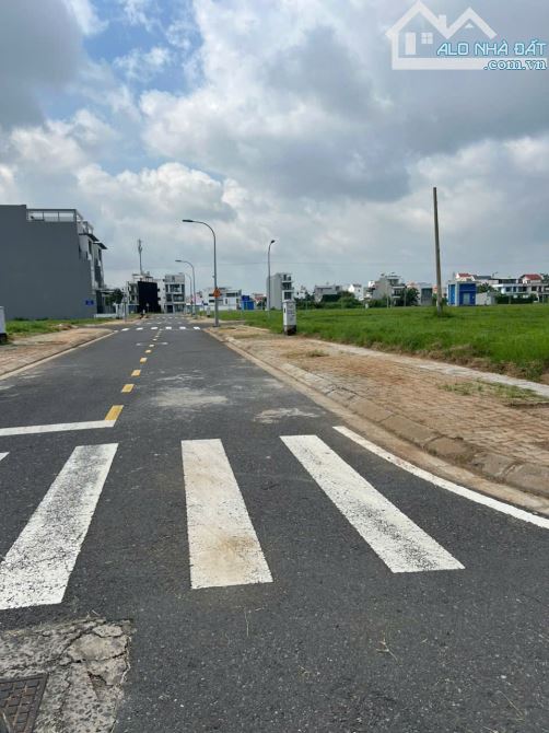 CHỦ CẦN TIỀN GẤP LÔ 100M2 NGAY MẶT TIỀN ĐƯỜNG LỚN KẾT NỐI LÊN VÀNH ĐAI 3 - GIÁ 2TỶ9 - 4