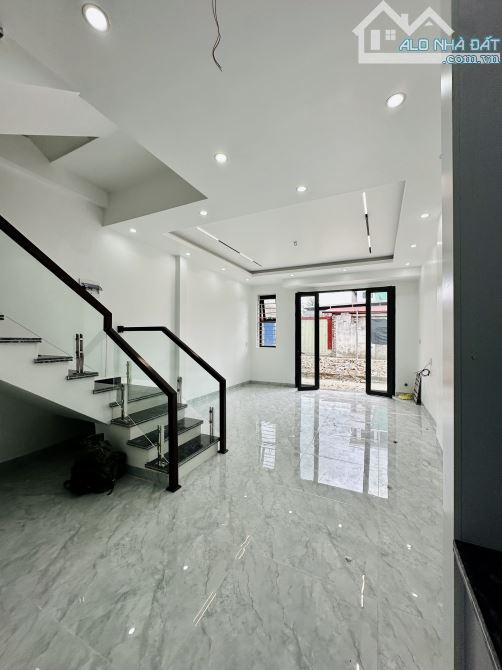 🏠Nhà 3 tầng xây Độc Lập ở tổ 7, trung tâm quận An Dương, HP ✅Diện tích: 40m² - Hướng Đông - 4