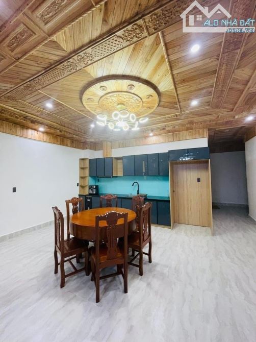 NHÀ GỖ XINH TRUNG TÂM NGAY CHỢ HOÀNG DIỆU 102M GIÁ 8.2 TỶ - 4