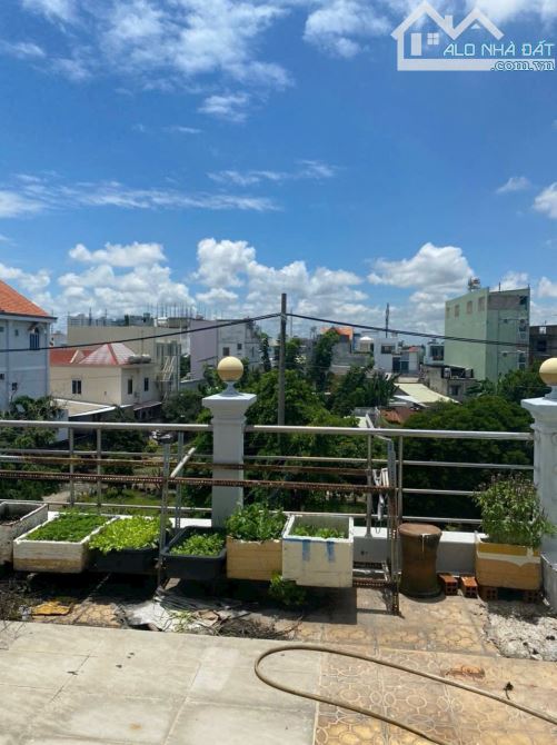 Bán nhà mặt chợ Cây Xoài đường Lê Văn Thịnh Quận 2 cũ (127m2) 21 tỷ - 4