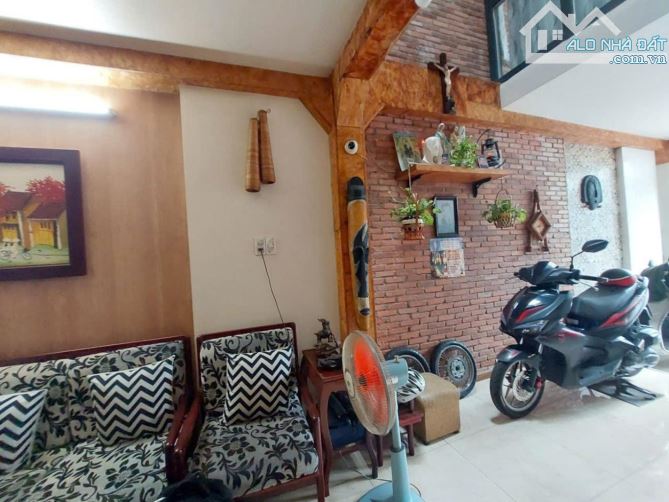 Bán gấp nhà 2 tầng, đường 8m , tại Man Thiện, Tăng Nhơn Phú A, Nhĩnh 4 tỷ - 4