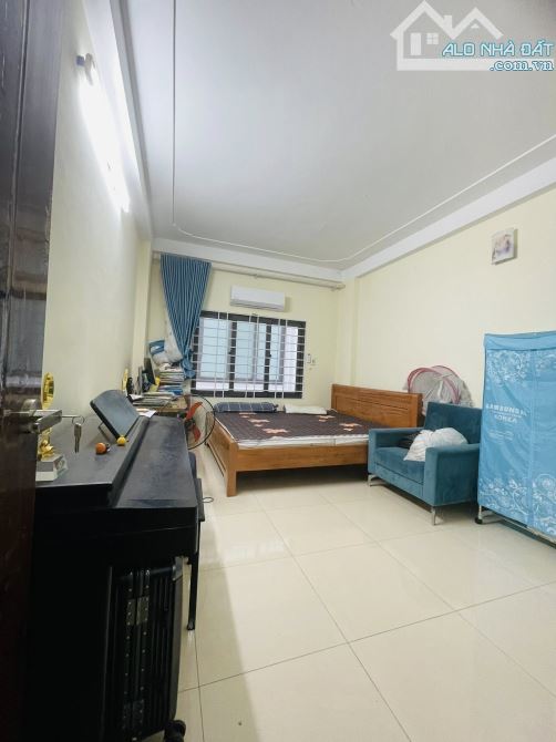BÁN NHÀ HOÀ BỈNH TỔ 15 YÊN NGHĨA NHÀ ĐẸP OTO CÁCH 8M FULL NỘI THẤT MỚI 30M2  5 TẦNG 4 TỶ - 4