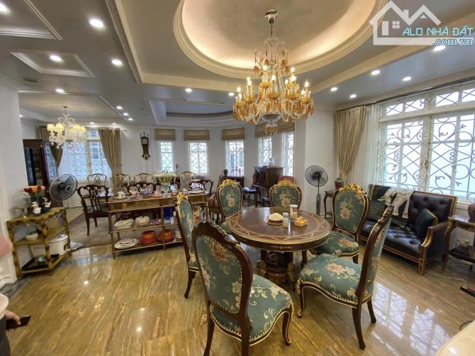 Bán biệt thự Nguyễn Hữu Thọ - Nguyễn Phan Chánh, 310m mặt tiền quyền lực 17m, cách hồ 50m - 4