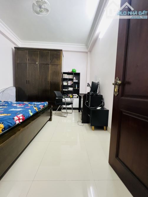 Bán NR 5PN, 4WC, 45m2 tại phố Bằng Liệt, Hoàng Mai, Hà Nội. Giá 6,5 tỉ. Hot! Uy tín