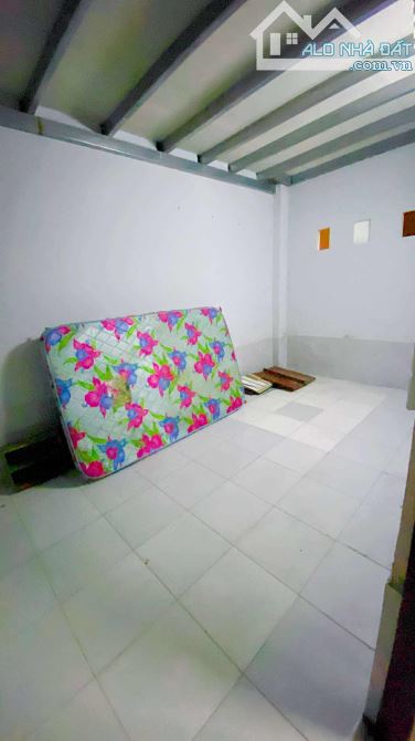 Cho thuê nhà 2 phòng ngủ hẻm Nguyễn Trãi 5 triệu - 5