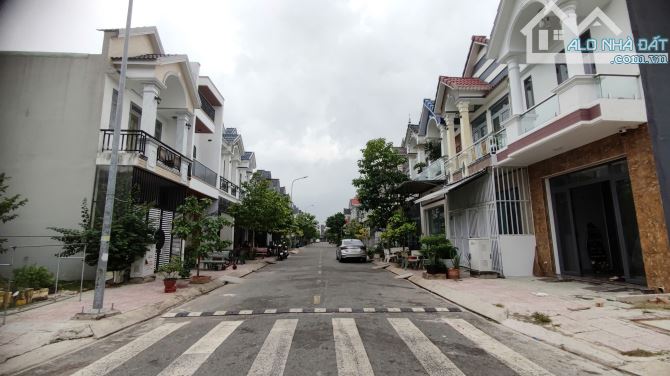 Nhà Đẹp mới xây 1 Trệt 2 Lầu KDC cao cấp ở Thuận An - 5