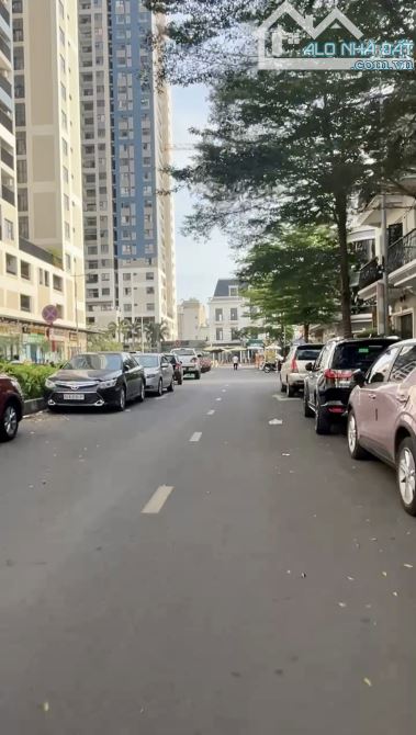 MẶT TIỀN 3 TẦNG NGANG KHỦNG 15M, ĐƯỜNG CHÍNH N2 – KĐT TM-DV SÓNG THẦN, DĨ AN, GIÁP DT743 - 5