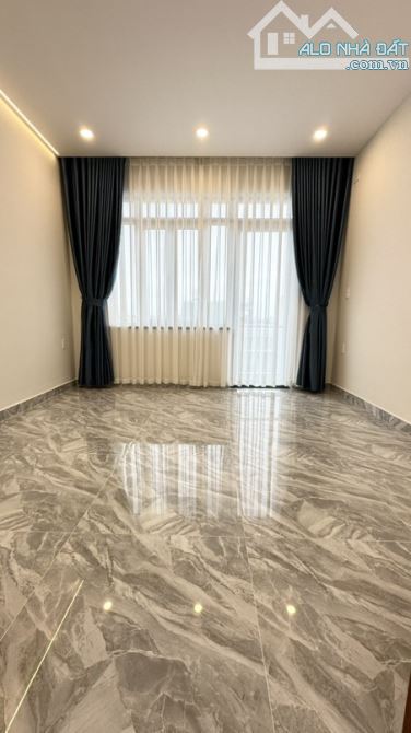 HẺM 8M VIP KHU NHÀ GIÀU – HUỲNH THỊ HAI – NHÀ ĐẸP 4 TẦNG – GIÁ CHỈ 5.5 TỶ TL - 5