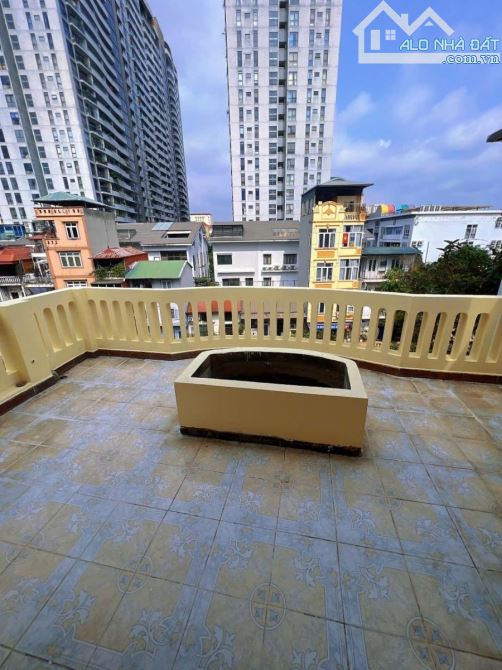 PHÂN LÔ HOÀNG CẦU - Ô TÔ TRÁNH KINH DOANH - 100M - 29 TỶ - 5