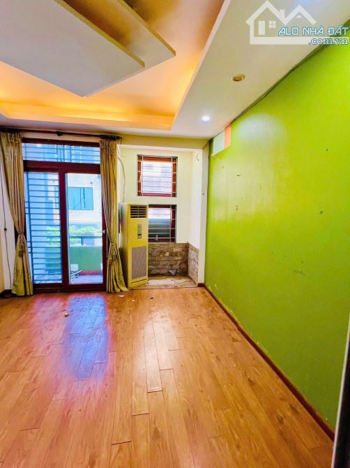 Bán nhà phố Duy Tân - Cầu Giấy - Phân lô - Vỉa hè - Oto tránh - Kinh doanh - 26.5 tỷ. - 5