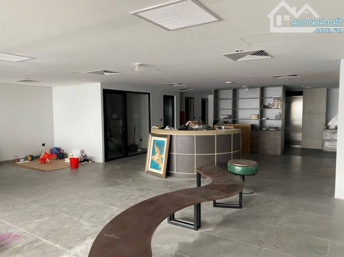 BÁN TOÀ VĂN PHÒNG MẶT PHỐ XUÂN LA 267m2 - 9T THANG MÁY - MT 12m - 215 TỶ - DÒNG TIỀN KHỦNG - 5