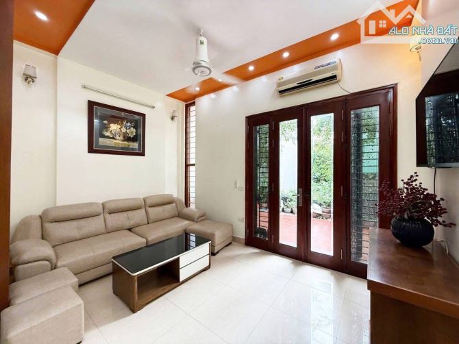 Vip! Bán Nhà -Giáp KĐT CIPUTRA - Gần Phố - Ô Tô Đỗ Gần - 42M2 - 4Tầng - MT 4.6m - 8 Tỷ Hơn - 5