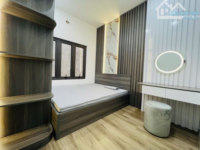 Bán nhà Khương Thượng - Đống Đa mới full nội thất - ngõ thẳng , vài bước oto tránh 22m2 - 6