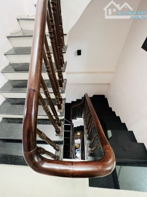 Bán NR 5PN, 4WC, 45m2 tại phố Bằng Liệt, Hoàng Mai, Hà Nội. Giá 6,5 tỉ. Hot! Uy tín