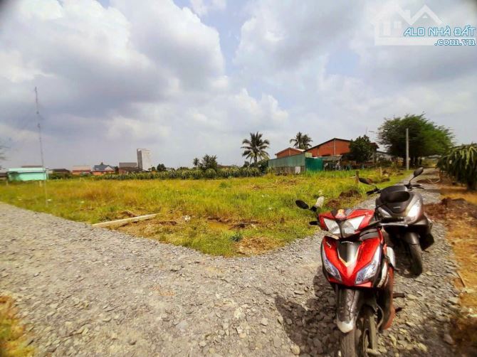 Quá Ngộp, 706m2 đất vườn 15x 37m, KDC Thanh Phú, 420tr - 6