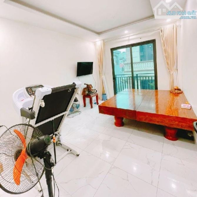 Nhà đẹp Yên Bệ 40m2 4 tầng mặt tiền gần 4m 4 phòng ngủ ngõ thông ô tô đỗ cửa 4 tỷ 8 - 6