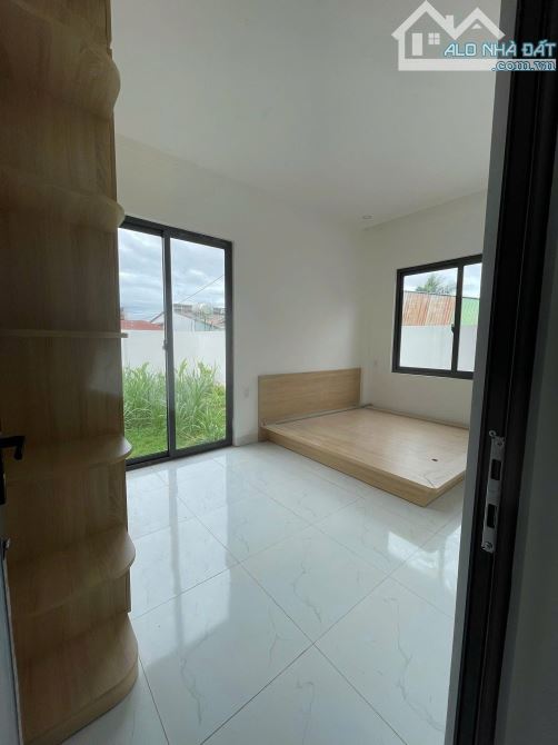 GÓC 2 MẶT TIỀN ĐƯỜNG NHỰA 12M-DIỆN TÍCH 5,4m x 36m THỔ CƯ, thôn 3 cư ebua - 6