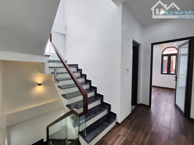 Bán Nhà 3 tầng sân cổng riêng. Cách Hoàng Huy 400m, vị trí sau nhà mặt đường - 8