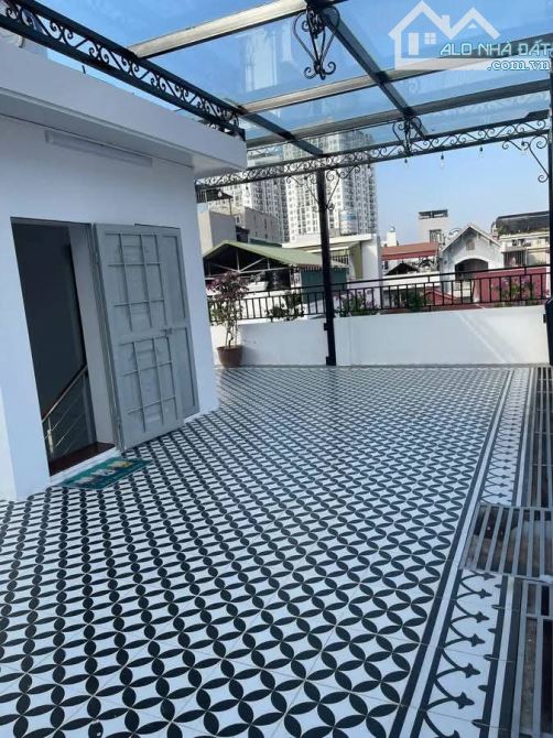 Bân nhà Bồ Đề gần hồ dân xây, 82m2, mt 6m, 5 tầng, Gara, đường thông, nhỉnh 16 tỷ - 8