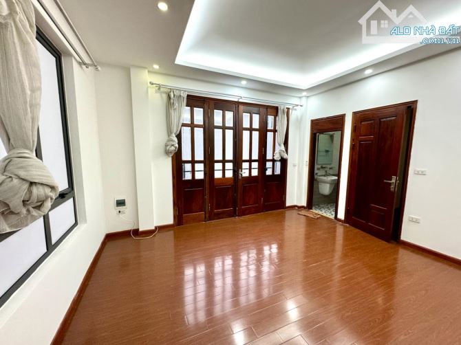 SIÊU PHẨM TRÌNH LÀNG - PHÂN LÔ QUÂN ĐỘI CẤP CAO THANH XUÂN - 5 NHÀ RA PHỐ - 8