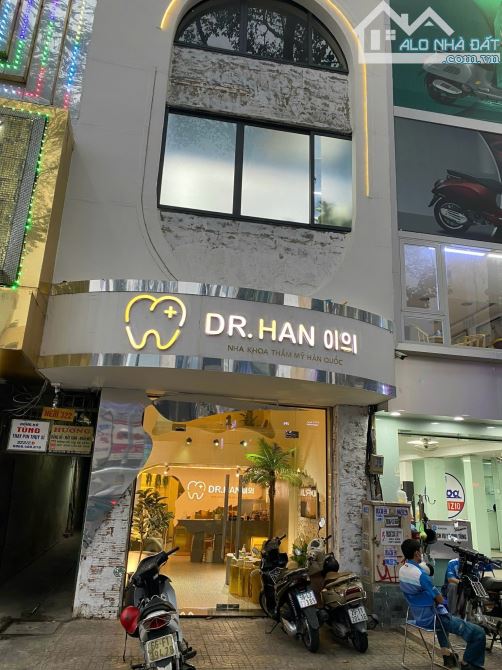 MT Trần Hưng Đạo, P. Nguyễn Cư Trinh, Quận 1, DT: 4,2x17m, Giá 31 tỷ - 8