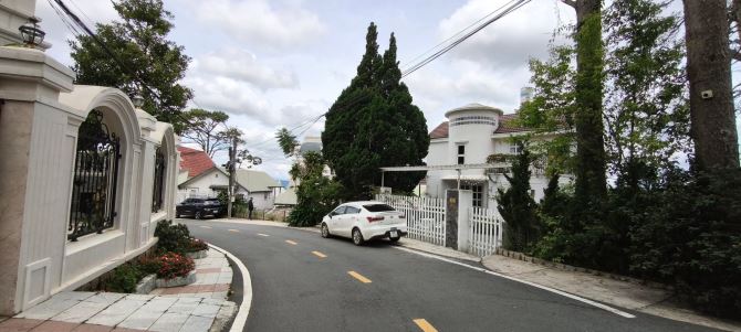 bán villa cổ -339m2 view đẹp trung tâm đà lạt gần nhà sáng tác lâm đồng - 9