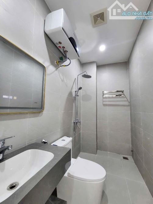 Bán Nhà 3 tầng sân cổng riêng. Cách Hoàng Huy 400m, vị trí sau nhà mặt đường - 9