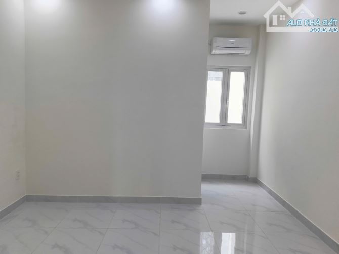 BÌNH TÂN - SÁT AEON - ĐƯỜNG 8M - NHÀ ĐẸP - KHU PHÂN LÔ ĐỒNG BỘ - 5 TẦNG - 7.9 TỶ. - 9