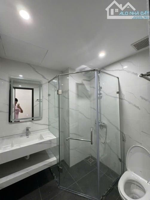 Bán nhà 6 tầng, Giang Biên, thang máy, ô tô đỗ cửa, fu.ll nội thất, DT 45m2, giá hơn 8 tỷ - 9
