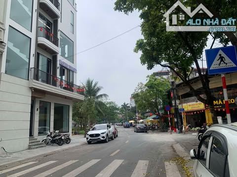 HIẾM BIỆT THỰ BỒ ĐỀ VỈA HÈ Ô TÔ TRÁNH 120M-4 TẦNG- 10MT.46,5TỶ LÔ GÓC KINH DOANH ĐỈNH
