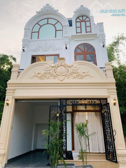 BÁN NHÀ 2 TẦNG TÂN CỔ ĐIỂN FULL NỘI THẤT KIỆT ÔTÔ 289 BÙI THỊ XUÂN, TP HUẾ, CHỈ 2,79 TỶ