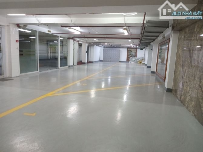 Cần bán toà nhà mặt phố Bà Triệu, Hoàn Kiếm DT 260m2 x 10T, MT 9m. giá 260 tỷ, vị trí đẹp
