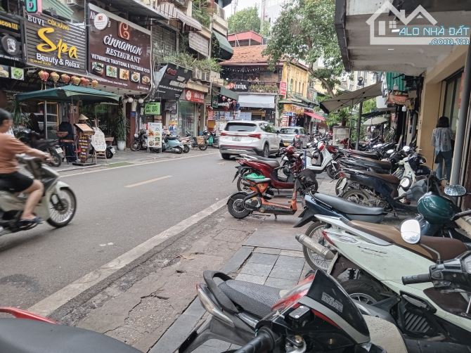 Bán nhà mặt phố Hàng Buồm - 250m ra Bờ Hồ - 485m2 - Mặt tiền 15.7m- Đầu tư siêu lời 290 tỷ