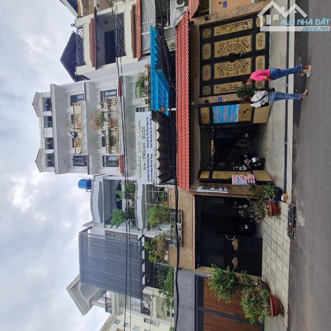 Bán nhà 6 tầng đường phạm Huy Thông phường 7 quận gò vấp