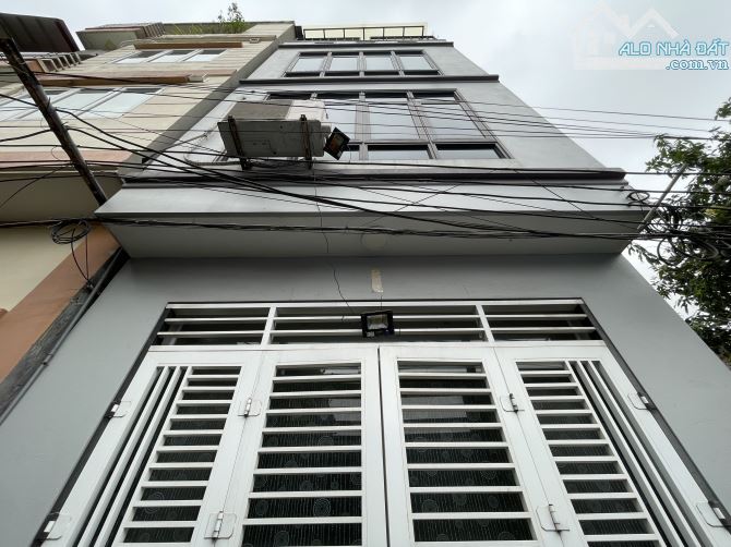 Nhà Kim Hoàng 39m2 mặt tiền gần 4m nở hậu 2 thoáng dân xây 20m ra ô tô 100m ra chợ 5 tỷ 5