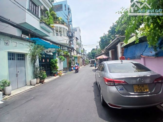 Gần ngã tư Bảy Hiền, BÀnh Văn Trân HXH DT 4,2x17 x3 tầng chỉ 6 tỷ