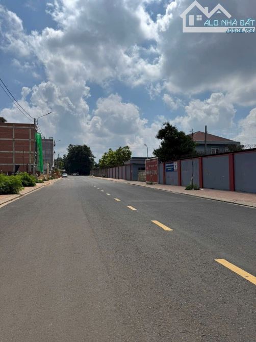 Bán Đât TDP8- 3,2Ha MT Đông Du - P.Tân An