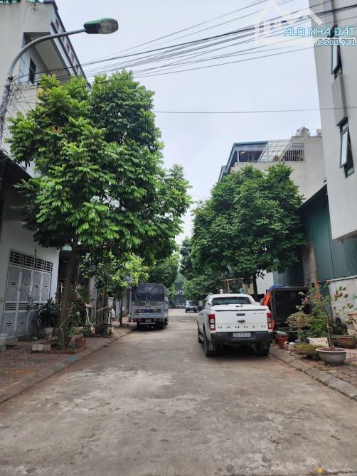 Ngọc Hồi sau tòa Tecco Tứ Hiệp bán nhà 50m2 4 tầng Ô tô tránh vỉa hè HƠn 9 tỷ