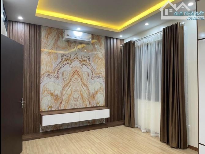 BÁN NHÀ AN DƯƠNG VƯƠNG – 74M² – 3 TẦNG – Ô TÔ VÀO NHÀ , Chỉ nhỉnh 12 tỷ – vị trí đẹp