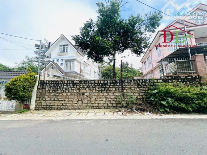 Bán đất mặt tiền  Ngô Huy Diễn, P.5, Đà Lạt – Gần Công an Tỉnh,khu vực an ninh .