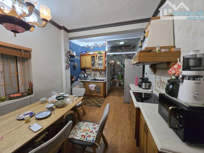 Hoàng Quốc Việt, CầuGiấy -Chung cư ô tô đỗ tận chân - Đẹp tối ưu -33m-Nhỉnh 4 tỷ